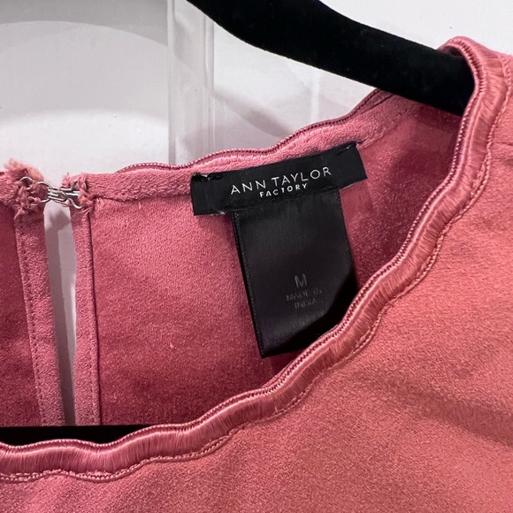 Ann Taylor Factory Peachy scalloped shell - Picture 4 of 4